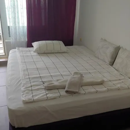 Apartment Silver B16